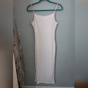 🌙 White Bodycon Maxi